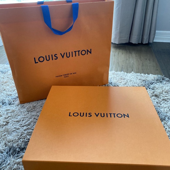 Authentic Louis Vuitton, Graceful MM - Picture 4 of 16